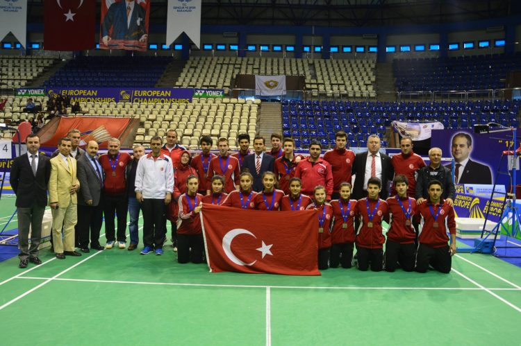 Badmintoncularımız Avrupa Üçüncüsü