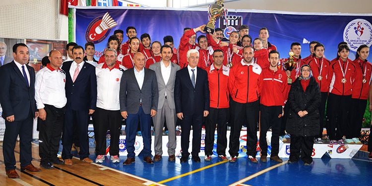 Badmintoncularımızın Madalya Haftası