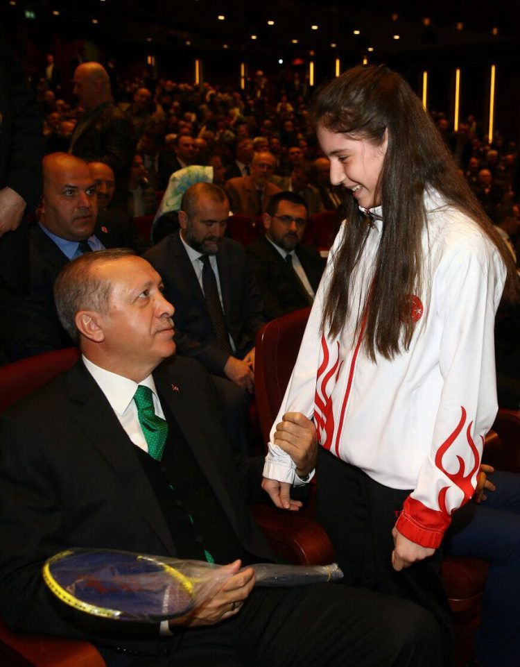 Cumhurbaşkanımıza RTE 2023 Raketi Takdim Ettik