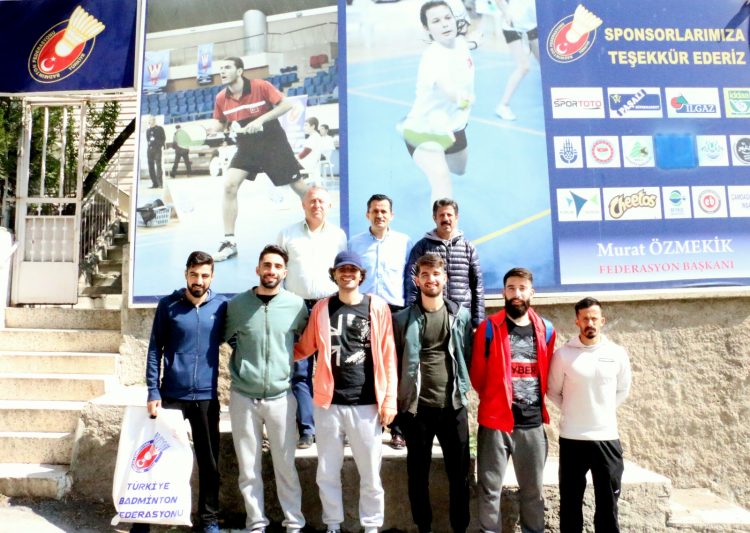 Milli Badmintoncular Hollanda Yolunda