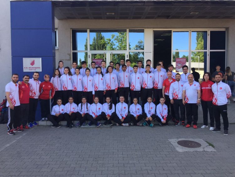 Milli Takım Kafilesi Sırbistan Yolunda