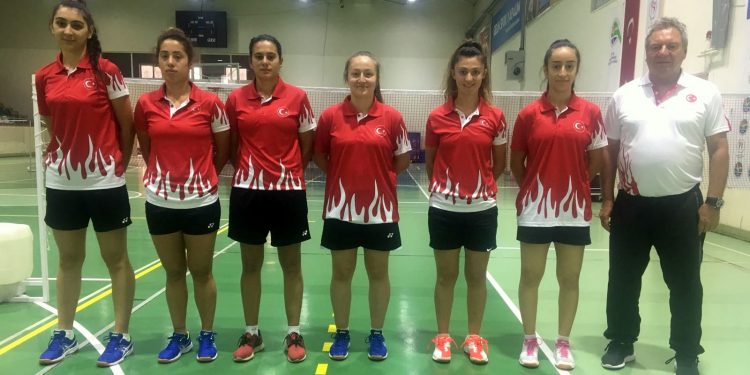 Gunther Huber, Badminton Milli Takımını Yalnız Bırakmadı