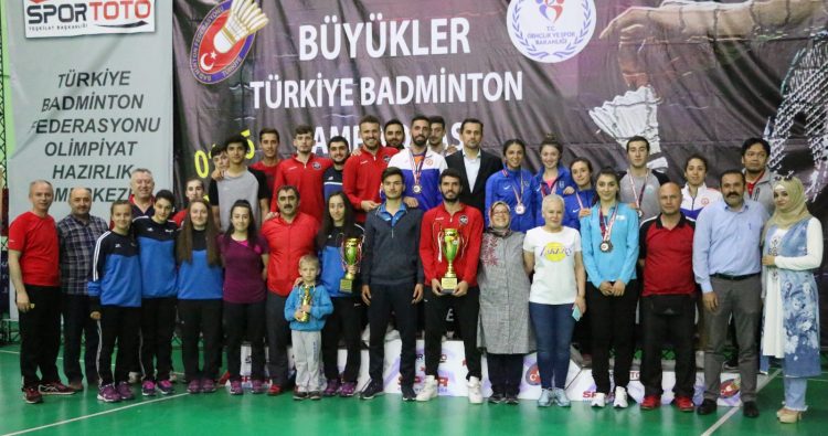 Büyüklerde Türkiye Şampiyonları Madalyalarına Kavuştu