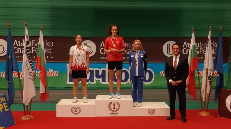 1 Altın, 1 Gümüş ve 1 Bronz Madalya