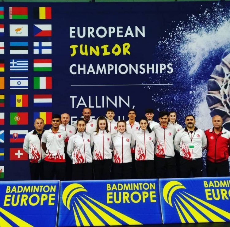 Genç Badmintoncular Avrupa’da