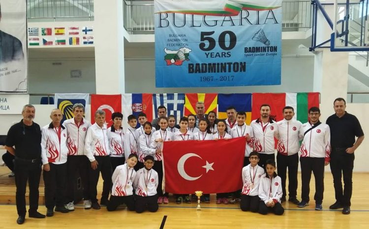 13 Yaş Badminton Milli Takımından 12 Madalya
