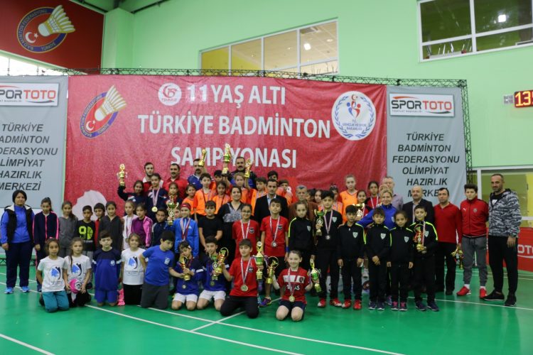 11 Yaş Altı Türkiye Badminton Şampiyonası Sona Erdi