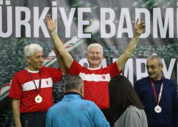 Veteran Badmintoncular Kemer’de
