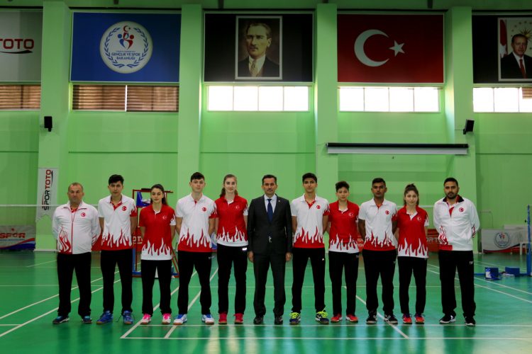 Genç Badmintoncular Hırvatistan’da İddialı