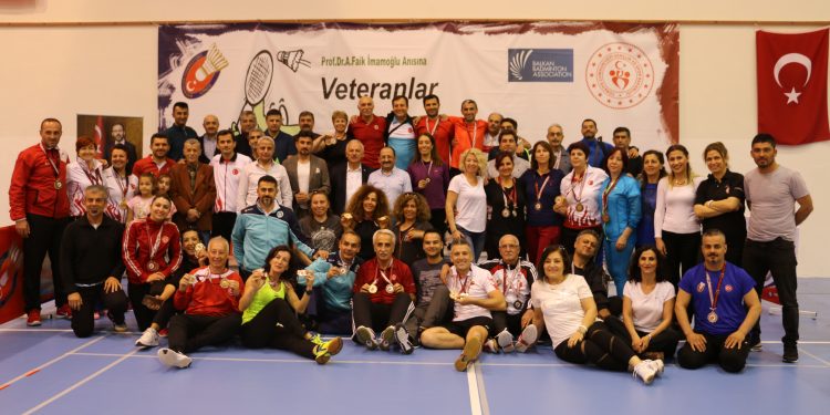 Veteran Badminton Milli Takımından 91 Madalya