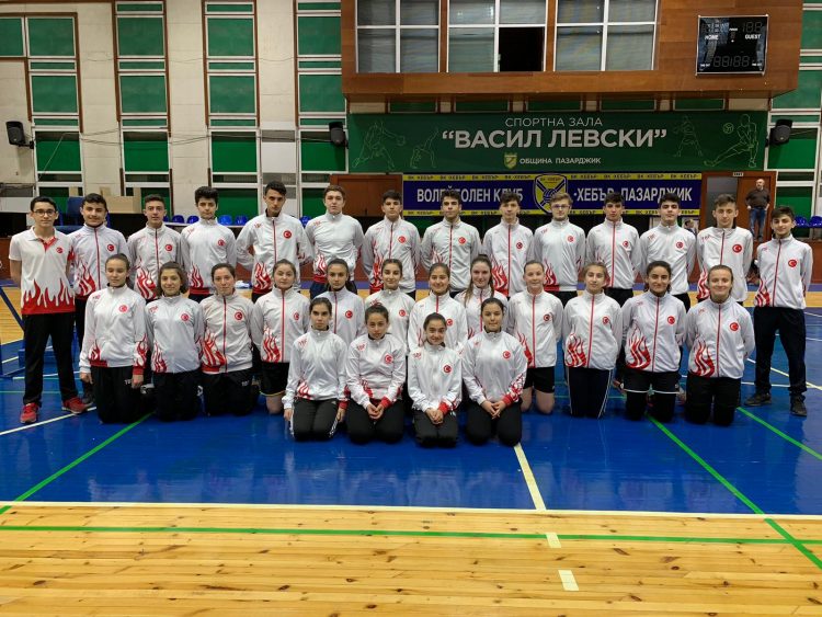 Badminton 17 Yaş Milli Takımı Bulgaristan’da