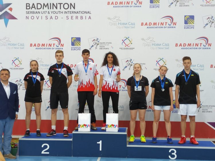 Genç Badmintonculardan 7 Madalya