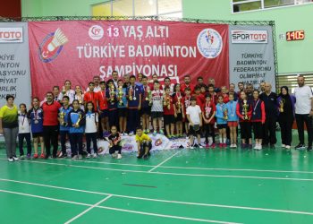 Küçük Badmintonculardan Büyük Başarı