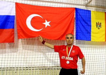 ‘Baha Tekin Anısına’ Veteranlar Badminton Turnuvası