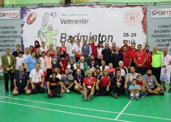 ‘Baha Tekin Anısına’ Veteranlar Badminton Turnuvası Sona Erdi