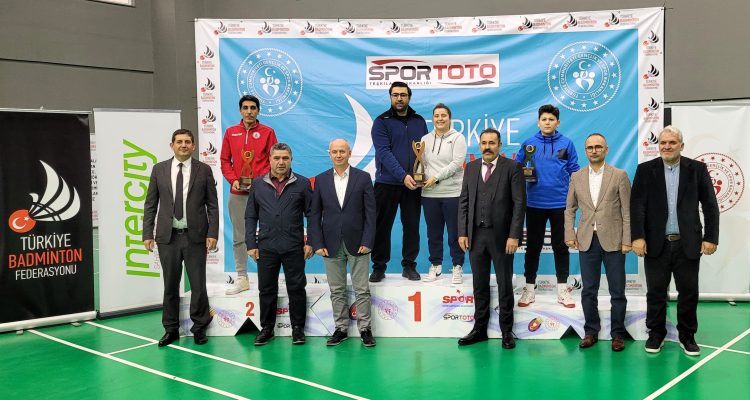 15 Yaş Altı Türkiye Badminton Şampiyonası Sona Erdi