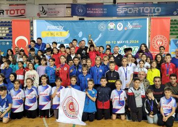 13 Yaş Altı Türkiye Badminton Şampiyonası Sona Erdi