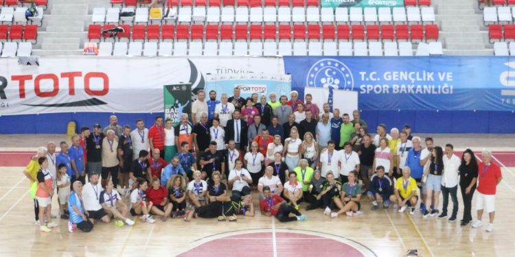 Veteranlar Türkiye Badminton Şampiyonası Sona Erdi