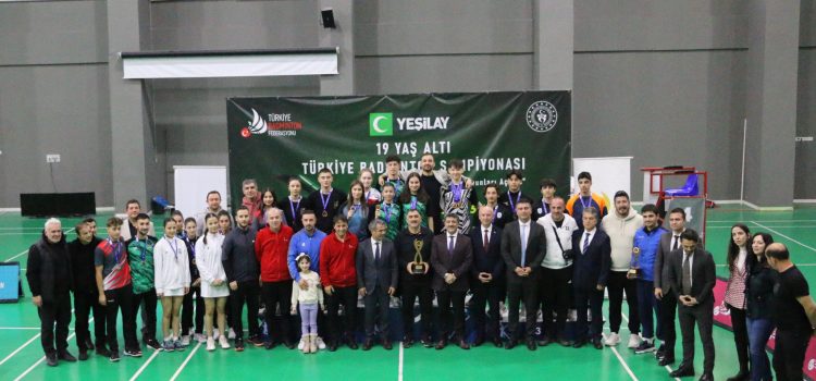 Yeşilay 19 Yaş Altı Türkiye Badminton Şampiyonası Sona Erdi