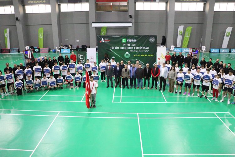 19 Yaş Altı Türkiye Badminton Şampiyonası Açılış Töreni Yapıldı