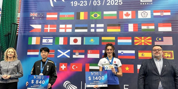 Polonya’da Bir Altın Bir Bronz Madalya