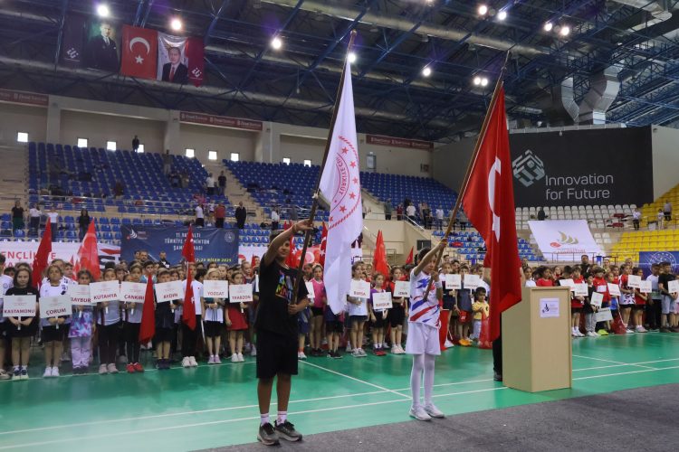 11 Yaş Altı Türkiye Badminton Şampiyonası Açılış Töreni Yapıldı