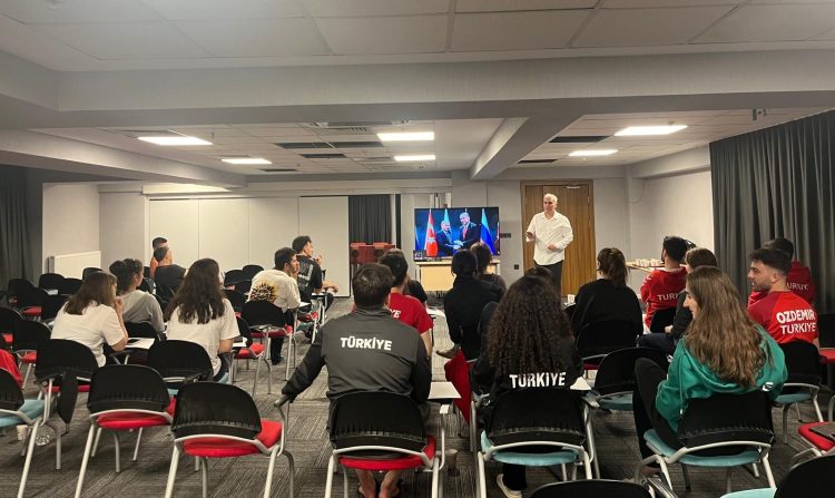 Milli Takım Sporcu ve Antrenörlerimize Gelişim Semineri