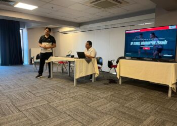 ”Badmintona Yeni Başlayanlar İçin Temel Teknik Öğretimi” Konulu Badminton Gelişim Semineri gerçekleştirildi.