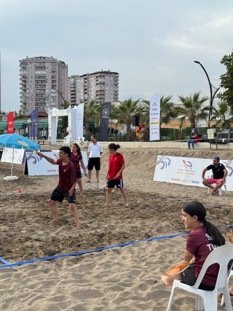 Dünya Bedensel Engelliler Plaj Oyunları Para Air Badminton Müsabakaları Devam Ediyor