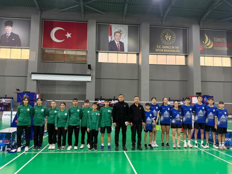 Badminton Lig Heyecanı Şehitlerimize Saygı ile Başladı