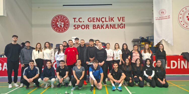 Bartın’da Badminton Aday Hakem Kursu Düzenlendi