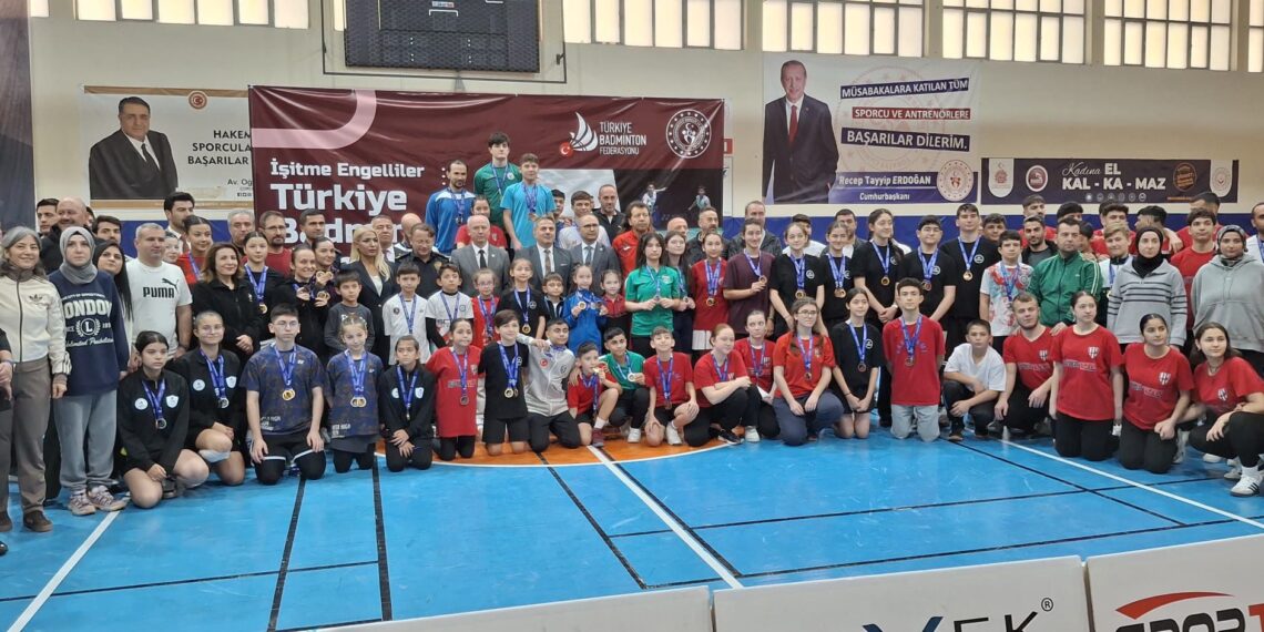 İşitme Engelliler Türkiye Badminton Şampiyonası Sona Erdi