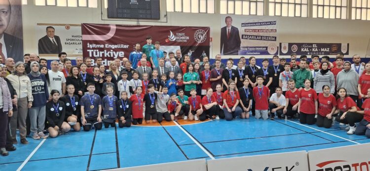 İşitme Engelliler Türkiye Badminton Şampiyonası Sona Erdi