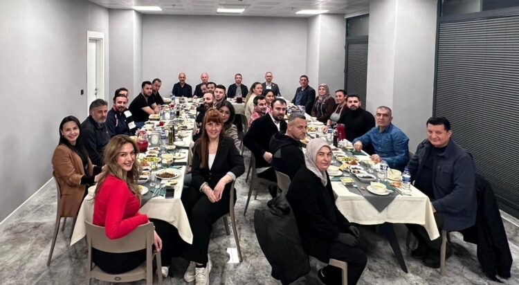 Badminton Federasyonu Ailesi İftar Yemeğinde Buluştu