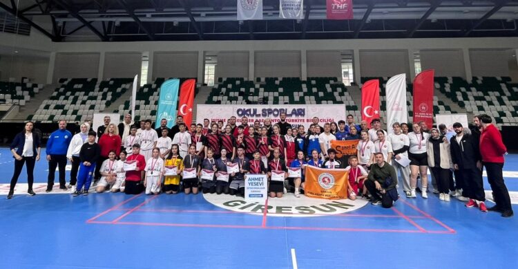 Okullararası İşitme Engelliler Türkiye Badminton Şampiyonası Sona Erdi