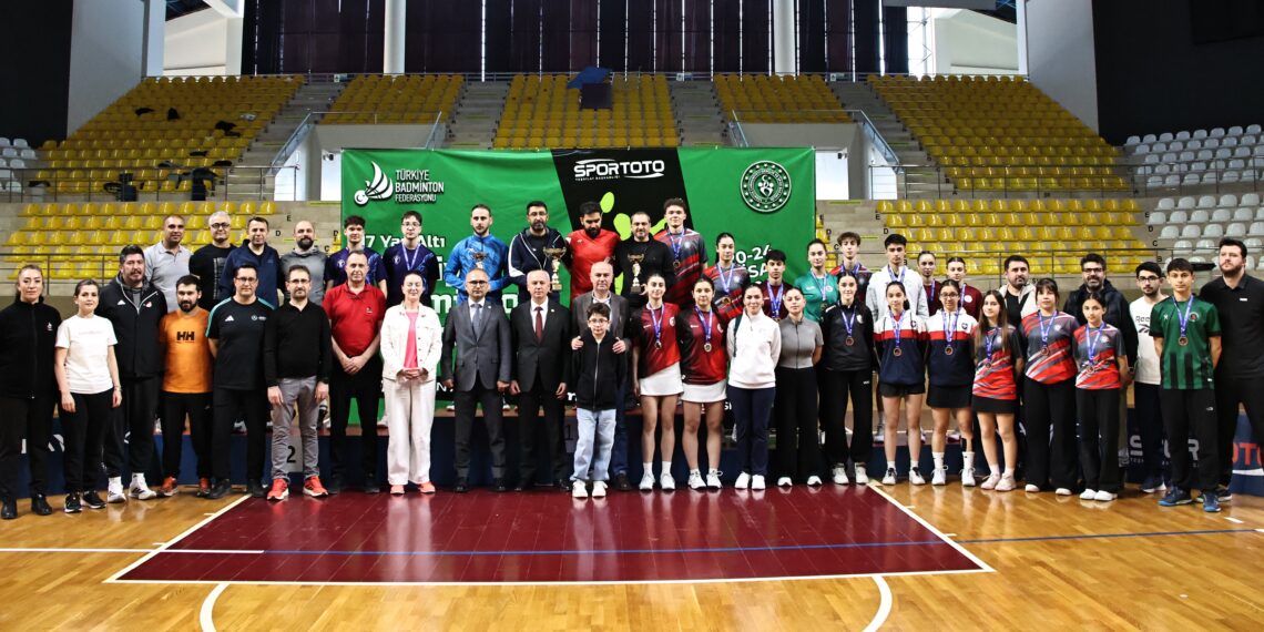 17 Yaş Altı Türkiye Badminton Şampiyonası Sona Erdi