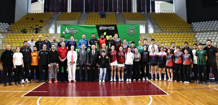 17 Yaş Altı Türkiye Badminton Şampiyonası Sona Erdi