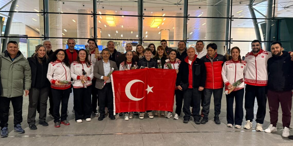 Tarih Yazan Milli Takımımız Ankara’da Çoşkuyla Karşılandı