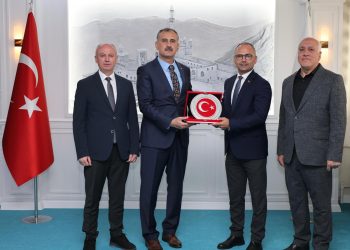 Badminton Federasyonu’ndan Ağrı Valisi Önder Bozkurt’a Ziyaret