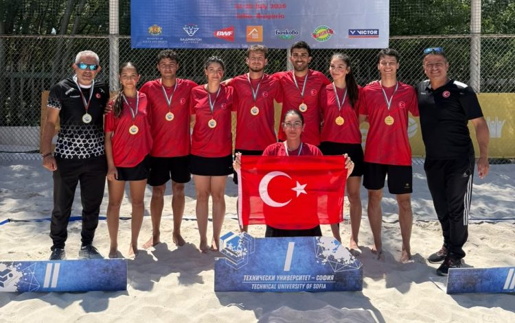 AirBadminton Millilerimiz Erkeklerde ve Kadınlarda Şampiyon