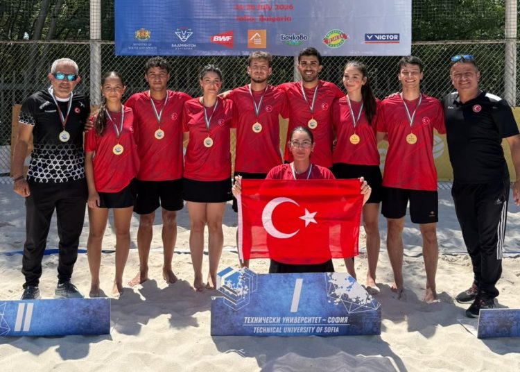 AirBadminton Millilerimiz Erkeklerde ve Kadınlarda Şampiyon